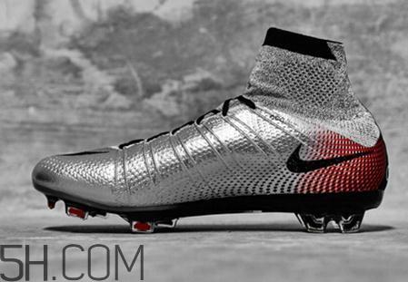 足球鞋要买大一码吗?足球鞋会不会越穿越大? 足球鞋要买大一码吗?足球鞋会不会越穿越大?