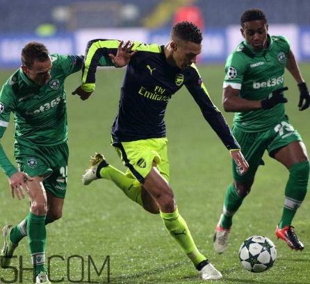 足球鞋要买大一码吗?足球鞋会不会越穿越大? 足球鞋要买大一码吗?足球鞋会不会越穿越大?