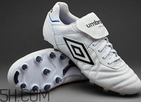 足球鞋要买大一码吗?足球鞋会不会越穿越大? 足球鞋要买大一码吗?足球鞋会不会越穿越大?