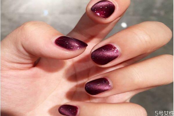 猫眼石美甲的做法是什么 猫眼石美甲多少钱 猫眼石美甲的做法是什么 猫眼石美甲多少钱