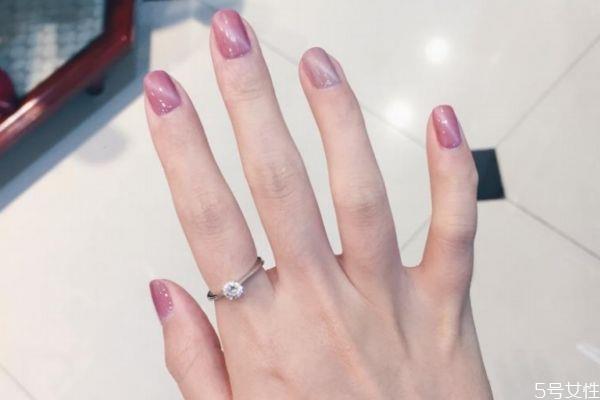 猫眼石美甲的做法是什么 猫眼石美甲多少钱 猫眼石美甲的做法是什么 猫眼石美甲多少钱