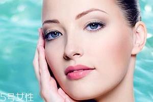 美白精华只能晚上用吗?白天要做好防晒 美白精华只能晚上用吗?白天要做好防晒