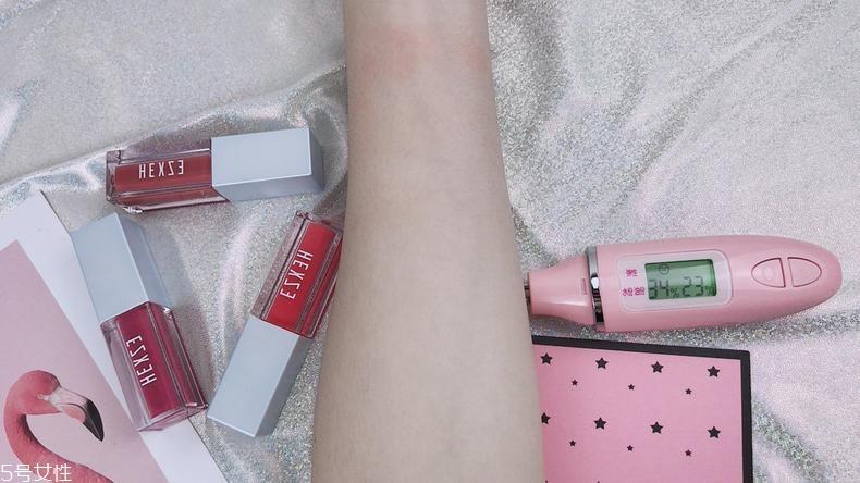 韩熙贞唇釉怎么样 简单打造光感玻璃唇 韩熙贞唇釉怎么样 简单打造光感玻璃唇