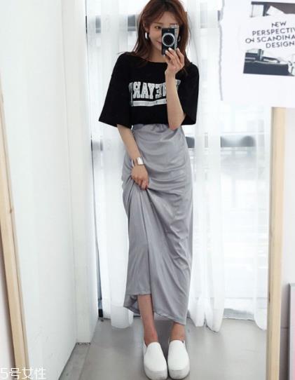 黑色t恤怎么搭配?黑色t恤搭配技巧 黑色t恤怎么搭配?黑色t恤搭配技巧