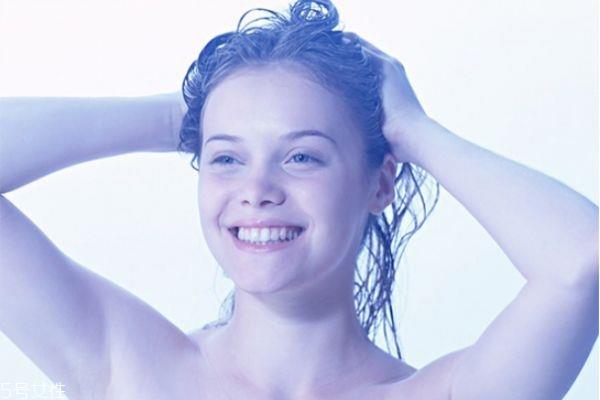 硫磺皂洗头去头皮屑吗 硫磺皂洗头的注意事项 硫磺皂洗头去头皮屑吗 硫磺皂洗头的注意事项