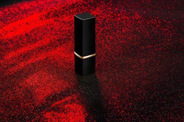 口红怎么不掉色不沾杯 口红掉色的好一点还是不掉的好一点