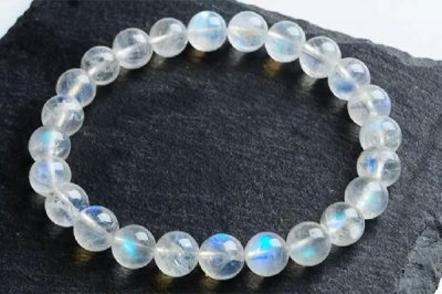 ​月光石可以送人吗 月光石送喜欢的人会在一起吗