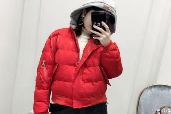 冬天穿棉服暖和吗 冬季怎样穿衣比较暖和 冬天穿棉服暖和吗 冬季怎样穿衣比较暖和