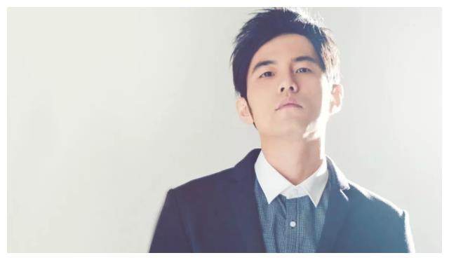 鹿晗《世界末日》追星成功,与周杰伦互相关注,明星既是迷弟