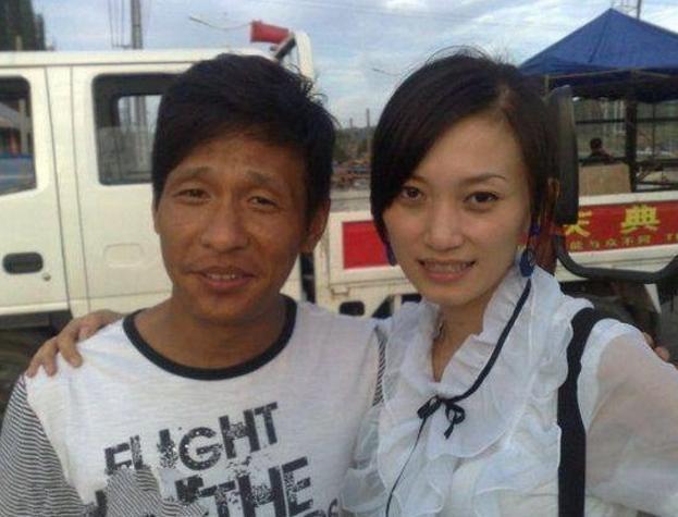 宋小宝的小舅子是赵本山最丑徒弟,颜值超低的他妻子却美过范冰冰