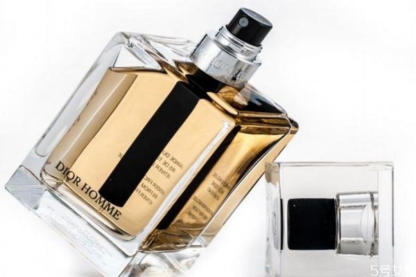 迪奥桀骜男士香水好闻吗 迪奥桀骜男士香水有几个版本 迪奥桀骜男士香水好闻吗 迪奥桀骜男士香水有几个版本