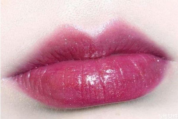 夏天用唇釉还是口红好 夏天唇釉怎么存放 夏天用唇釉还是口红好 夏天唇釉怎么存放