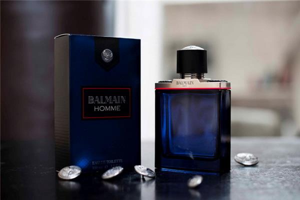 男士香水喷哪里留香最持久 男士香水的正确喷洒方法 男士香水喷哪里留香最持久 男士香水的正确喷洒方法