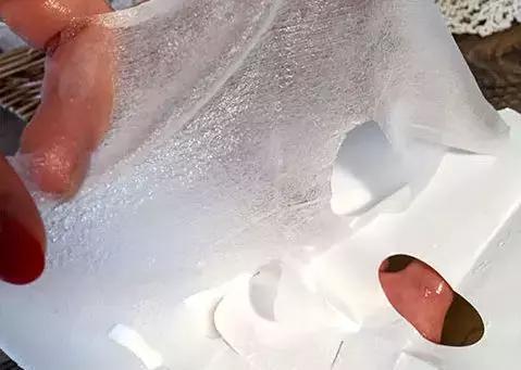 1.5万假面膜险流入中国!4招教你识别真假爆款面膜!