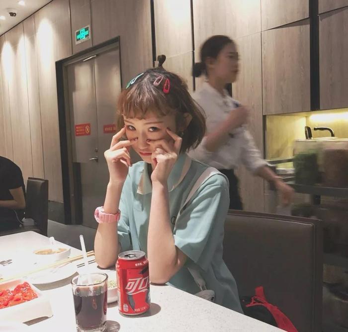 00后音乐人开始爆红网络!这一波的领先者为何是陈雪凝?