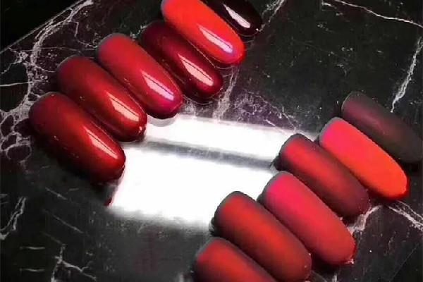 美甲封层钢化的好还是免洗的好 美甲封层买哪种好 美甲封层钢化的好还是免洗的好 美甲封层买哪种好