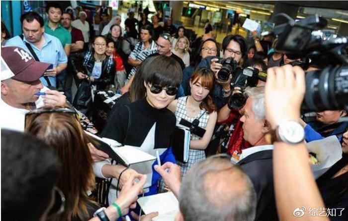 低调了13年,李宇春爸爸身份曝光,网友:难怪人人都说她好厉害!