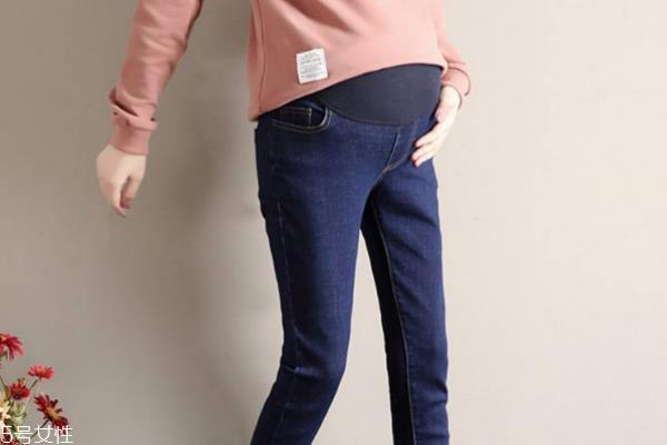 孕妇可以穿牛仔裤吗 选择适合的款式 孕妇可以穿牛仔裤吗 选择适合的款式