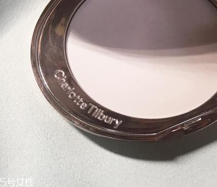 charlotte tilbury无暇极细蜜粉饼好用吗 ct粉饼使用测评