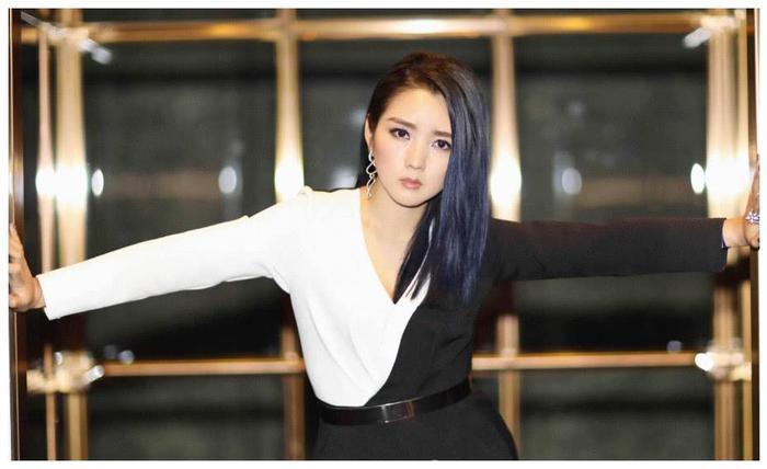 何洁带儿子上综艺节目，当场跟路人发飙，强势的女人生人勿近！