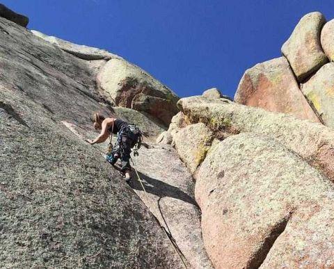 女孩因攀岩战胜厌食症 又因攀岩不幸身亡