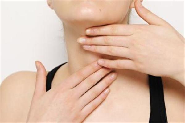 脖子上喜欢长痘痘,是你吃错东西了 脖子上喜欢长痘痘,是你吃错东西了