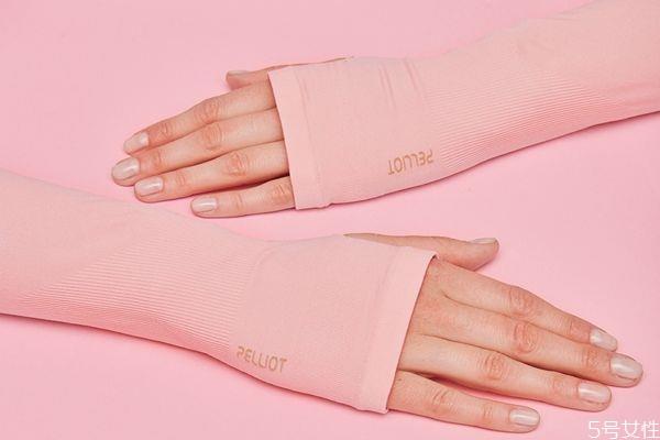 防晒手套什么材质好 什么布料的手套防晒效果好 防晒手套什么材质好 什么布料的手套防晒效果好