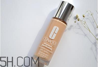 怎样涂粉底能减少伤害?粉底液的用量 怎样涂粉底能减少伤害?粉底液的用量