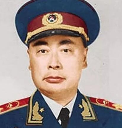 一野，二野，三野，四野的总司令分别是谁？建国后什么军衔？