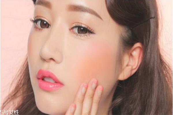 美瞳哪个颜色自然 自然色美瞳推荐 美瞳哪个颜色自然 自然色美瞳推荐