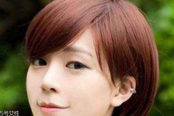 直发膏和软化膏是一样的吗 直发膏使用时要注意 直发膏和软化膏是一样的吗 直发膏使用时要注意