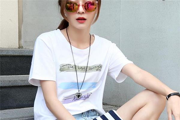 纯棉t恤染色了怎么办 轻松告别染色困扰 纯棉t恤染色了怎么办 轻松告别染色困扰