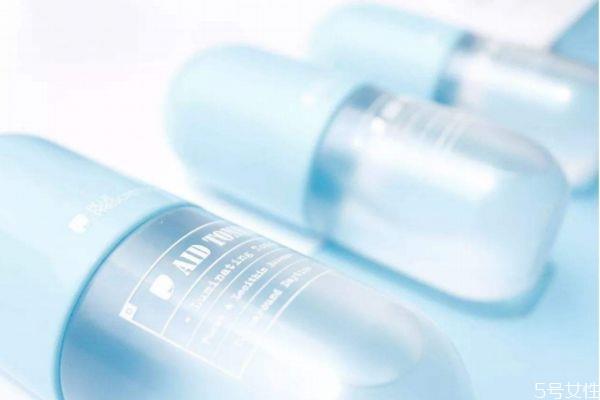 精华水和爽肤水哪个好 精华水与精华液的区别 精华水和爽肤水哪个好 精华水与精华液的区别