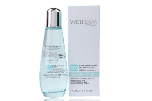 精华水和爽肤水哪个好 精华水与精华液的区别 精华水和爽肤水哪个好 精华水与精华液的区别