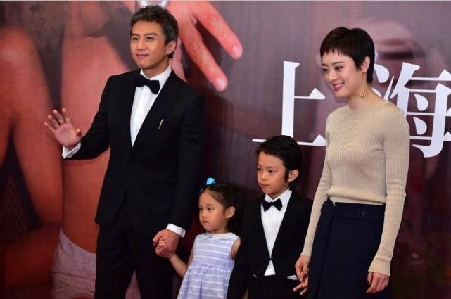 邓超孙俪携一双儿女合体亮相红毯 一家四口首次公开同框超幸福