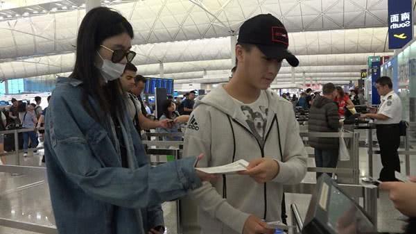 何猷君否认亲口说奚梦瑶怀孕,他还曾被传与by2妹妹有一个儿子