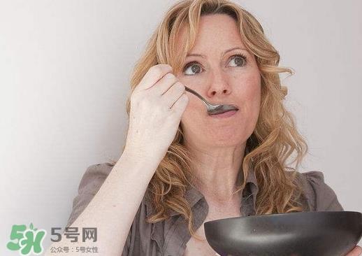 秋天身体燥热是怎么回事_秋天身体燥热怎么办 秋天身体燥热是怎么回事_秋天身体燥热怎么办