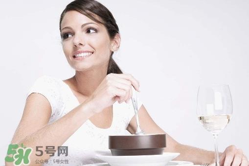 秋天身体燥热是怎么回事_秋天身体燥热怎么办 秋天身体燥热是怎么回事_秋天身体燥热怎么办