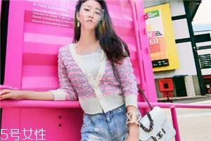 今年流行什么颜色针织开衫?这三款一定要有 今年流行什么颜色针织开衫?这三款一定要有