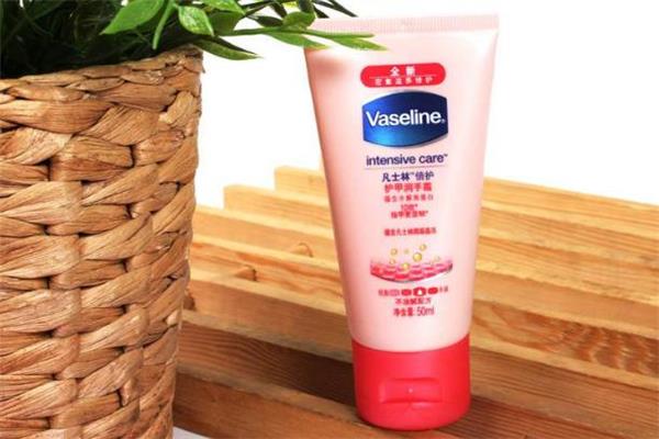 凡士林护手霜多少钱一瓶 凡士林护手霜效果好吗 凡士林护手霜多少钱一瓶 凡士林护手霜效果好吗