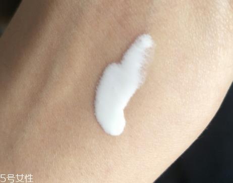 防晒乳和隔离霜的先后顺序 防晒乳和隔离霜的先后顺序