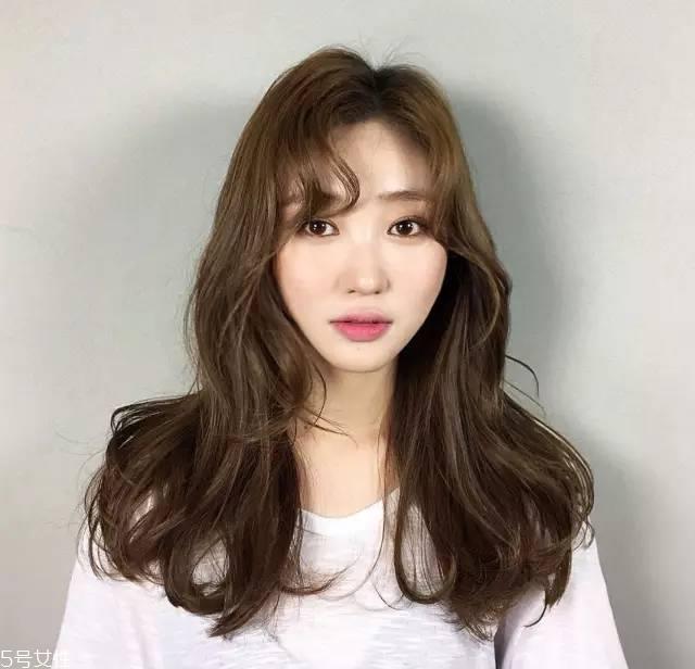 女生中长发如何留显瘦 五款显瘦中长发发型 女生中长发如何留显瘦 五款显瘦中长发发型