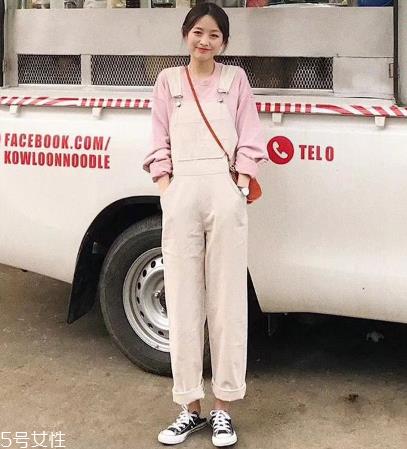 背带裤要买大一码吗 正常码数就行 背带裤要买大一码吗 正常码数就行