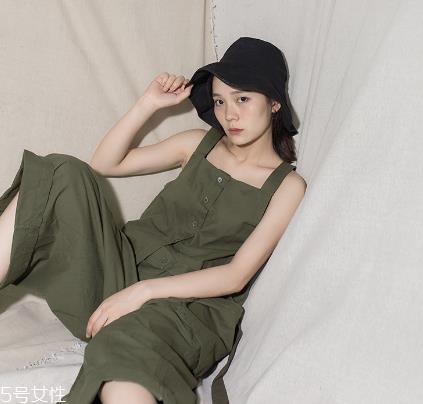 背带裤要买大一码吗 正常码数就行 背带裤要买大一码吗 正常码数就行