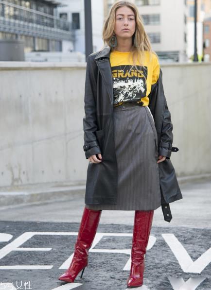 大衣搭配半身裙好看吗?过年艳压群芳全靠它 大衣搭配半身裙好看吗?过年艳压群芳全靠它