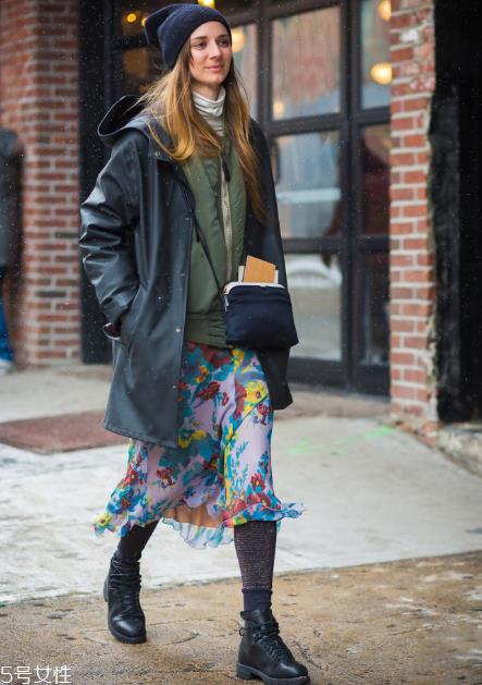 大衣搭配半身裙好看吗?过年艳压群芳全靠它 大衣搭配半身裙好看吗?过年艳压群芳全靠它