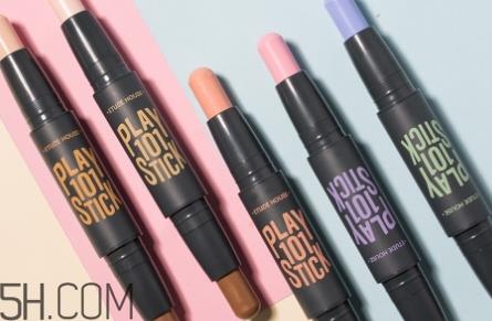 高光笔和修容棒一样吗？搭配一起使用效果更佳