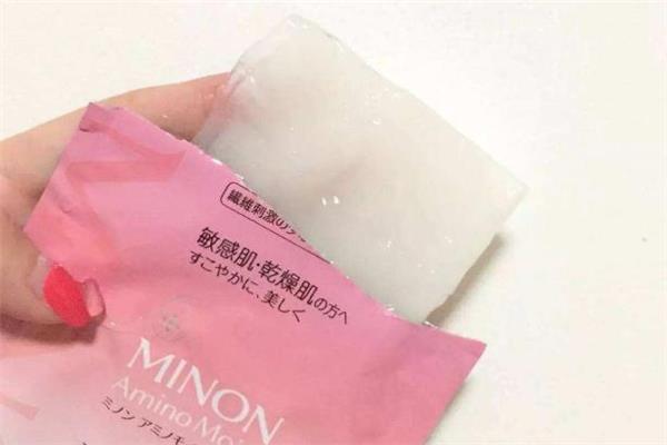 minon面膜含酒精吗 成分很安全 minon面膜含酒精吗 成分很安全