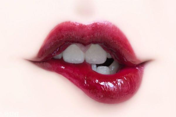 mac棒棒糖唇釉什么味道 mac棒棒糖唇釉色号推荐 mac棒棒糖唇釉什么味道 mac棒棒糖唇釉色号推荐