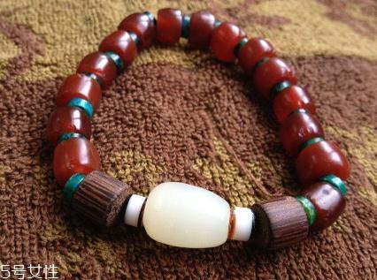 玛瑙怎么分辨真假?玛瑙真假辨别方法 玛瑙怎么分辨真假?玛瑙真假辨别方法